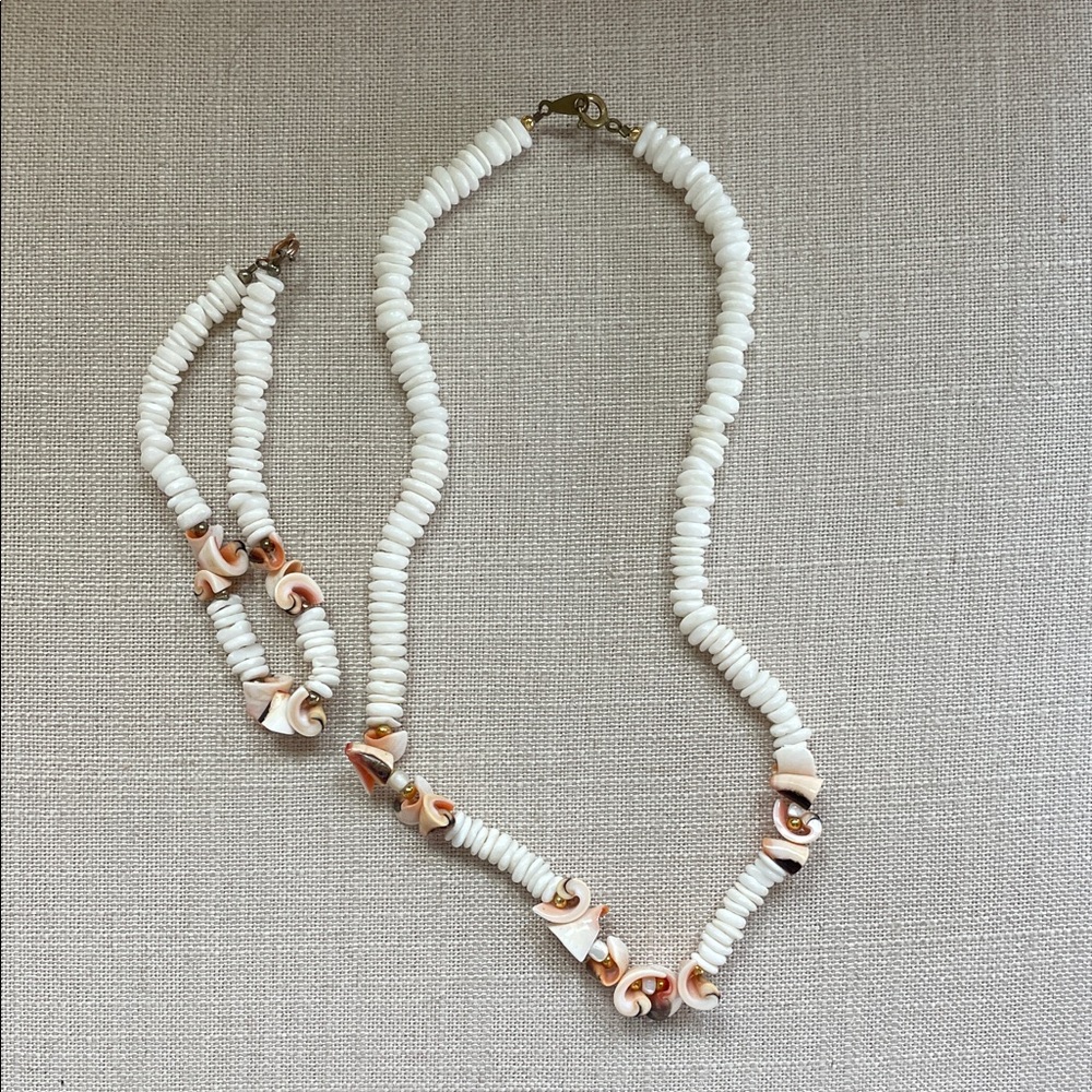 Chic White and Tan Shell Necklace & Bracelet Set